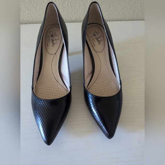 Life Stride Black Textured Heels - Picture 2 of 6